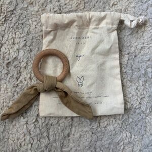 SUSUKOSHI Wooden Beechwood Ring Knotted Teether with Organic Fabric